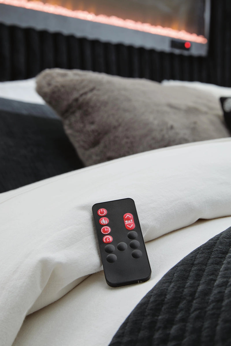 Tayleena Bed